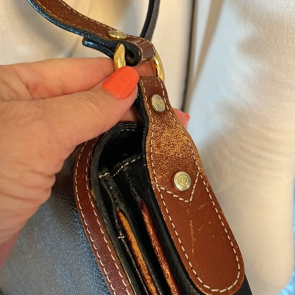 Bally vintage flap cross body pumices GENUINE pebble leather lots of space retro